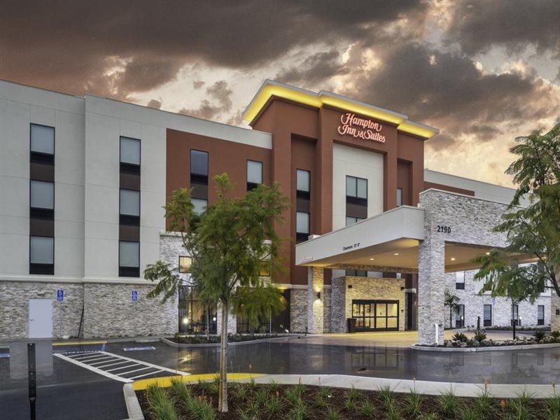 Hampton Inn & Suites Santa Maria Eksteriør bilde